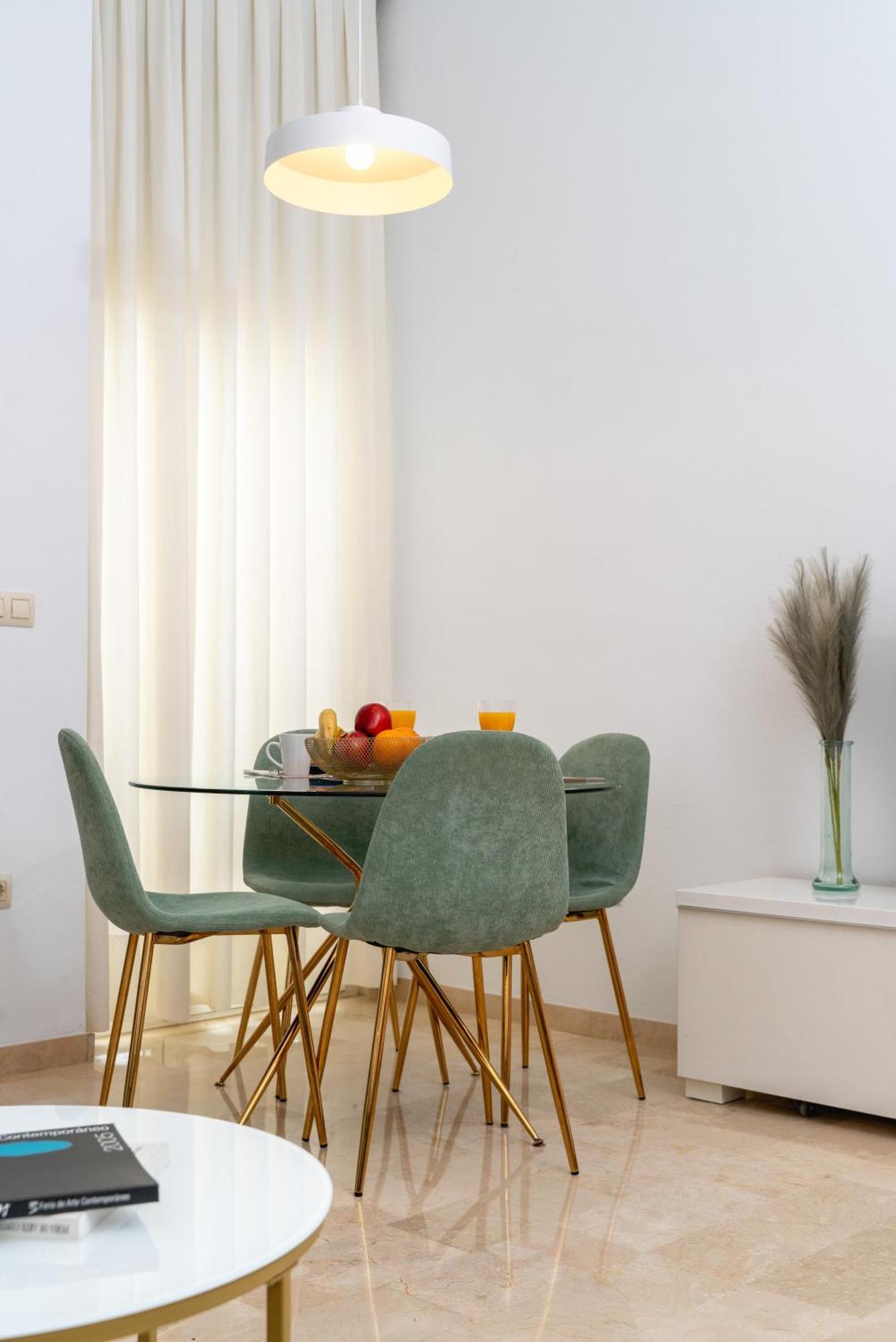 Apartment Castilla 61 *